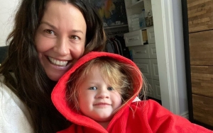 Alanis Morissette's Six-Year-Old Daughter Chooses Not to Call the Singer 'Mom'