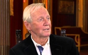 Paul Hogan Can't Even Open Jars as His Body Is 'Held Together by String' Amid Health Issues