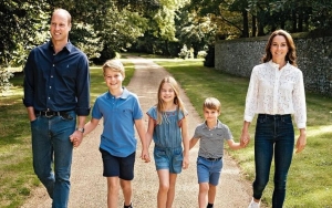 Prince William and Kate Middleton Hold Hands With Kids in 2022 Sweet Christmas Card
