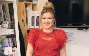 Kelly Clarkson Granted Restraining Order Against Two Stalkers