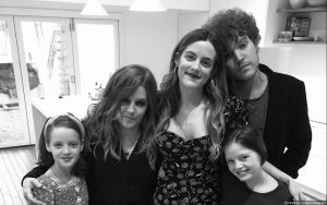 Riley Keough Posts Throwback Pic With Mom Lisa Marie Presley One Week After Her Passing 