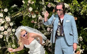 Britt Robertson and Paul Floyd Tie the Knot on 'Wonderful Robertson-Floyd Day'