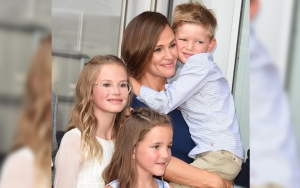 Jennifer Garner Shares Why She Bans Her Kids From Social Media