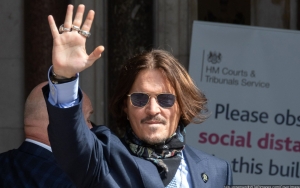 Johnny Depp Apologetic as He Pushes Back Concerts Due to 'Painful' Ankle Fracture