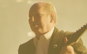 Hans Zimmer Pops the Question to His Girlfriend Onstage During London Concert