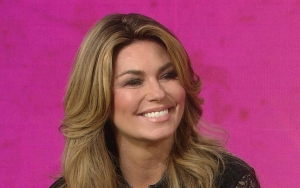 Shania Twain Applauded by Fans for Handling Stage Fall Gracefully at Chicago Concert