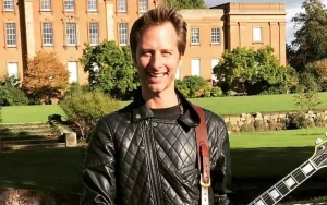 Chesney Hawkes Recalls Bracing for Fatal Plane Crash While Tearfully Calling His Kids