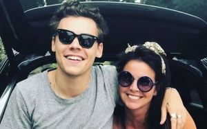 Harry Styles Defended by Mom Amid 'Negativity' Over His Newly-Shaved Head