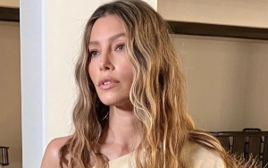 Jessica Biel Asks Fans Not to Eat in Shower: 'Don't Do What I Do'