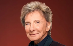 Barry Manilow Makes Comeback at London Residency After Canceling Show Due to Mystery Health Issue
