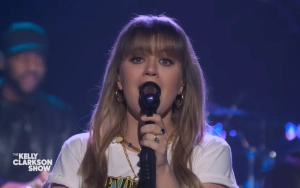 Kelly Clarkson Showcases Musical Prowess With Cover of Miley Cyrus' Self-Love Anthem 'Flowers'