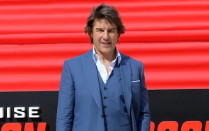 Tom Cruise Shows Hand Injury as He Arrives in London for 'Mission Impossible' Filming