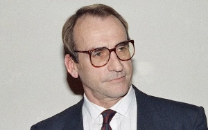 'Hill Street Blues' Actor James B. Sikking Dies at 90