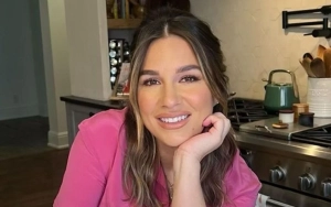 Jessie James Decker Mulls Over Downsizing Her Breasts After Welcoming Baby No. 4