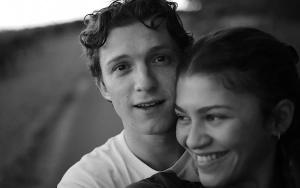 Zendaya Brings Flowers to Cheer on Tom Holland at His Final 'Romeo and Juliet' Show