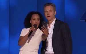 Kerry Washington and Tony Goldwyn Create Viral Moment With 'Scandal' Reunion Onstage at DNC