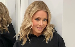Kelly Ripa Claims She Can Communicate with Dolphins