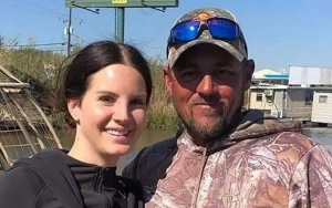 Lana Del Rey's Alligator Tour Guide BF Didn't Know She's Pop Star When They First Met
