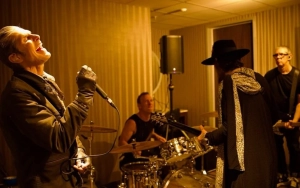 Jane's Addiction Concert Ends in Chaos With Frontman Perry Farrell Punching Guitarist Dave Navarro