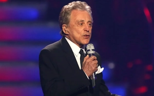 Frankie Valli Consoled by Family During Day Out After Shutting Down Elder Abuse Concerns