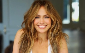 Jennifer Lopez Makes First Major Appearance Post-Ben Affleck Divorce at AMAs Anniversary Special