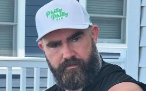 Jason Kelce Stunned as Eagles Fan Proposes to Girlfriend