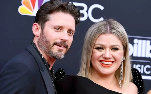 Kelly Clarkson Shares Mother's Response to Her Shocking Divorce From Brandon Blackstock