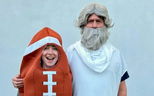 Alyson Hannigan and Alexis Denisof's 'So High School' Costume Pays Homage to Taylor Swift