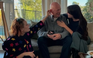 Bruce Willis Shows Off 'Best Dad Ever' Plaque on Thanksgiving With Daughters Amidst Dementia Battle