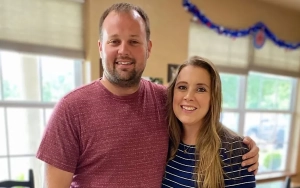 Josh Duggar's Wife Anna Duggar Wears Wedding Ring in Rare Public Outing Amid His Incarceration