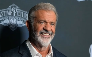 Mel Gibson Proudly Flaunts Gray Beard During Christmas Grocery Run