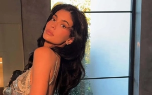 Kylie Jenner's Vintage Dress Ripped Open at the Seams at 2025 Golden Globes