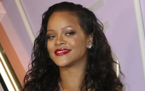 Rihanna Sparks Frenzy After Spotted Hitting a Recording Studio