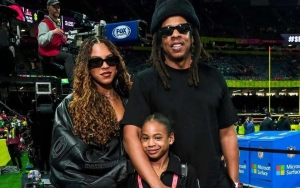 Jay-Z Brings Daughters Blue Ivy and Rumi Carter to Super Bowl 2025
