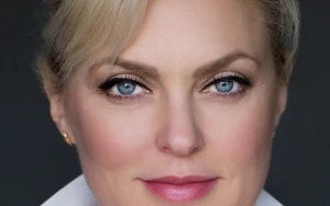 Elaine Hendrix Shares Rib Injury Update, Eyes DWTS Ballroom Return