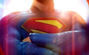 Zooey Deschanel's Transformation Confirms Superman's Disguise Genius