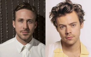 Ryan Gosling Returns the Favor to Harry Styles on SNL Stage