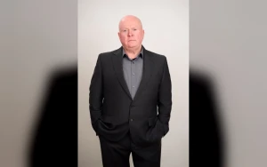 Mitchell Fink, Veteran Entertainment Journalist, Dies at 82 in Florida