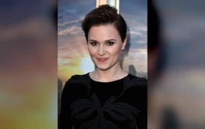 Veronica Roth Reveals Two New Books Set in Divergent’s Alternate Universe