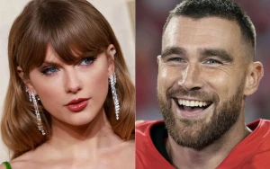 Taylor Swift Stuns in Mint Velvet Corset at 2026 iHeartRadio Awards