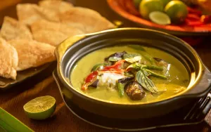 Sbuying paste, make Thai green curry from scratch