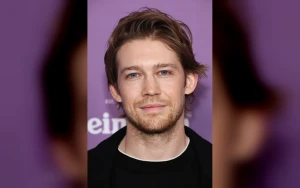 Joe Alwyn Spotted Kissing Actress Sarah Pidgeon During Brooklyn Date Night