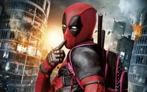 Ryan Reynolds Surprises Fans in Grey Deadpool Suit at Comic-Con