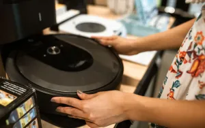 Robot Vacuums for Pet Owners: 7 Models Put to the Test
