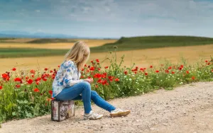 How to Stay Safe While Traveling Alone as a Woman