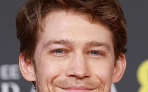 Mary Beth Barone and Joe Alwyn Star in New Rom-Com, Clarify Friendship