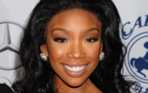 Brandy Surprises Fans with Special Performance on The R&B Tour