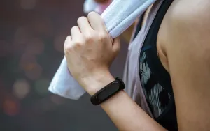 Smartwatch vs Fitness Tracker: Which One Should You Buy?