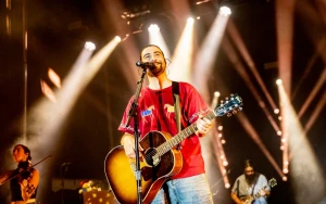 Noah Kahan’s The Great Divide Climbs to #6 on Billboard 200 Chart