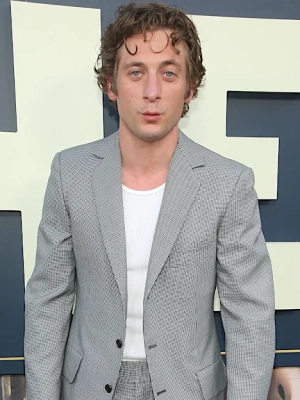 Jeremy Allen White and Rosalia Match in Black Outfits on PDA-Filled Date Amid Romance Rumors